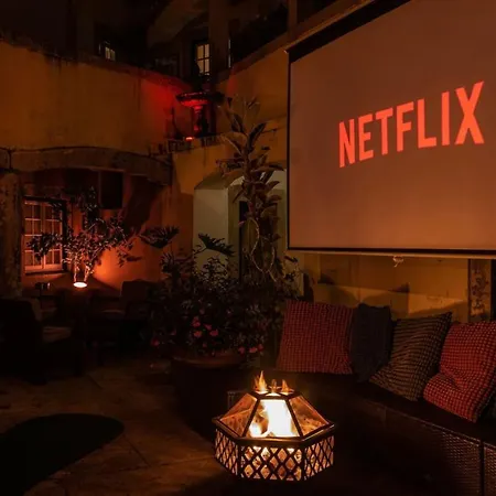 Center Huge With Movie Projector And Hottub Синтра